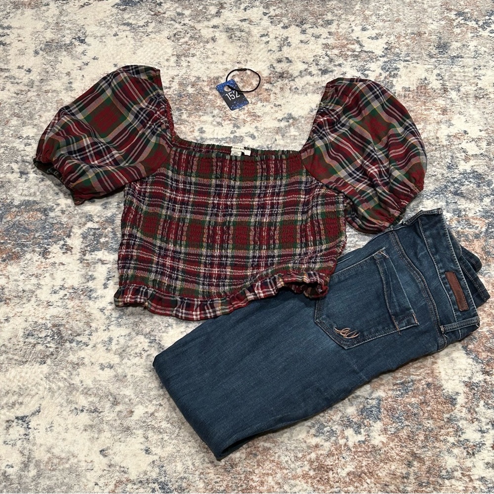 American Eagle Womens Short Sleeve Smocked Seersucker Top